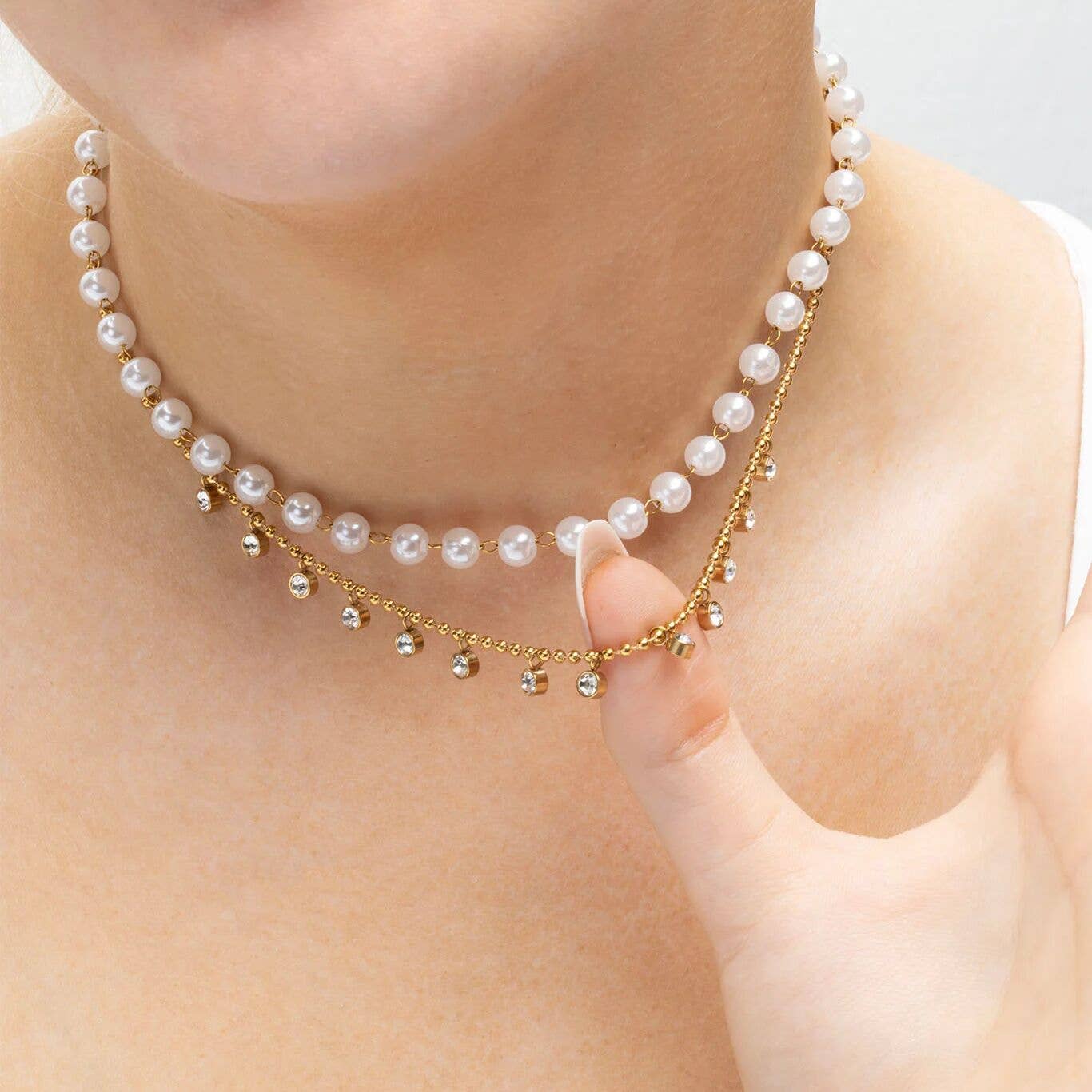 Round Stone Dangle Necklace
