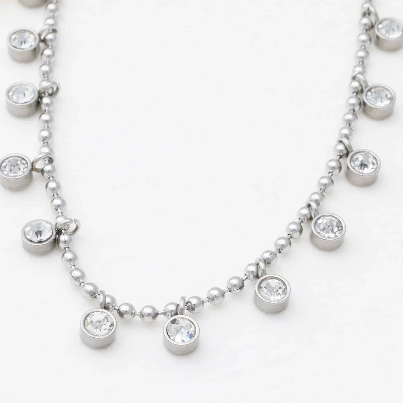 Round Stone Dangle Necklace