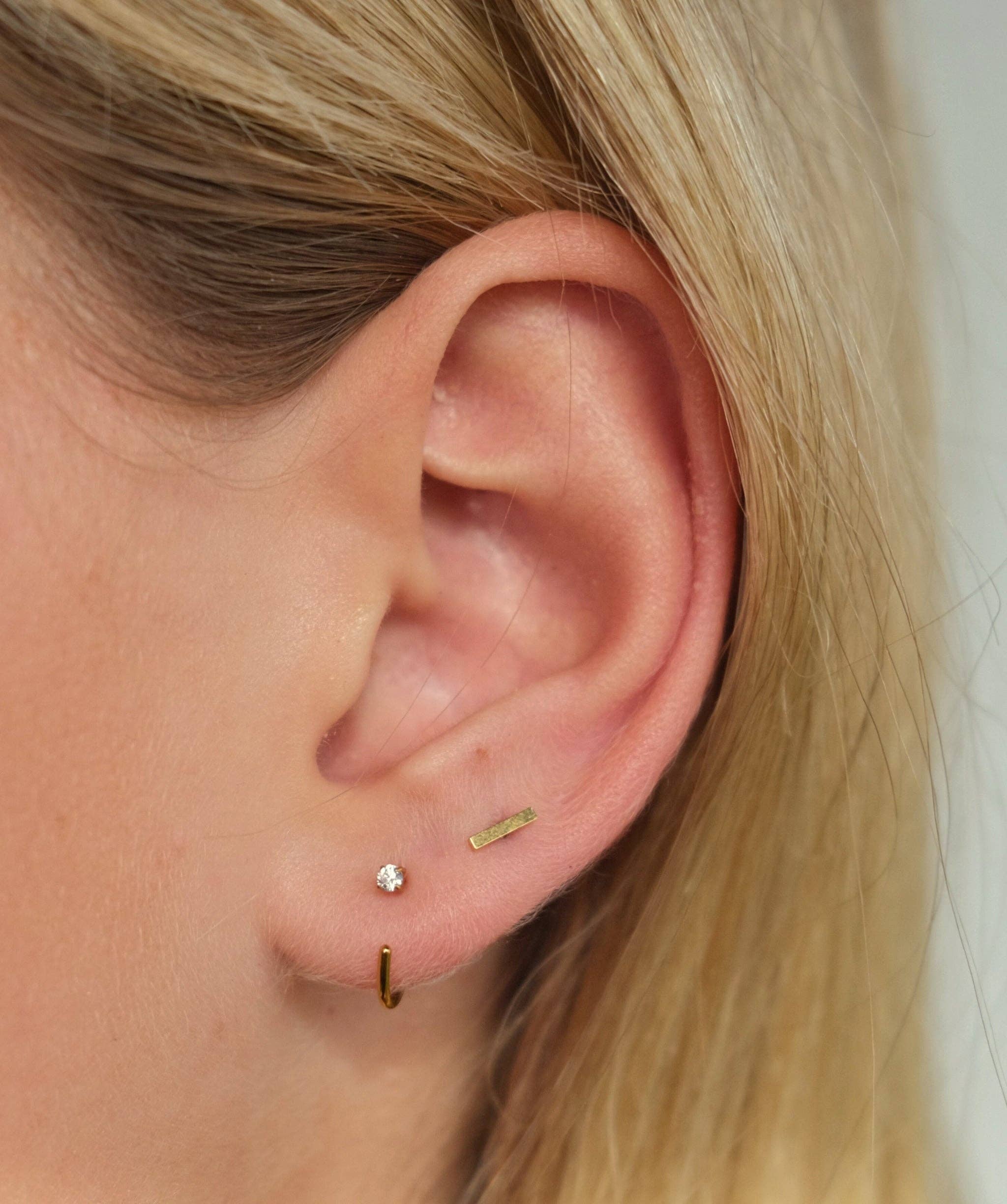 Bar Flat Back Stud