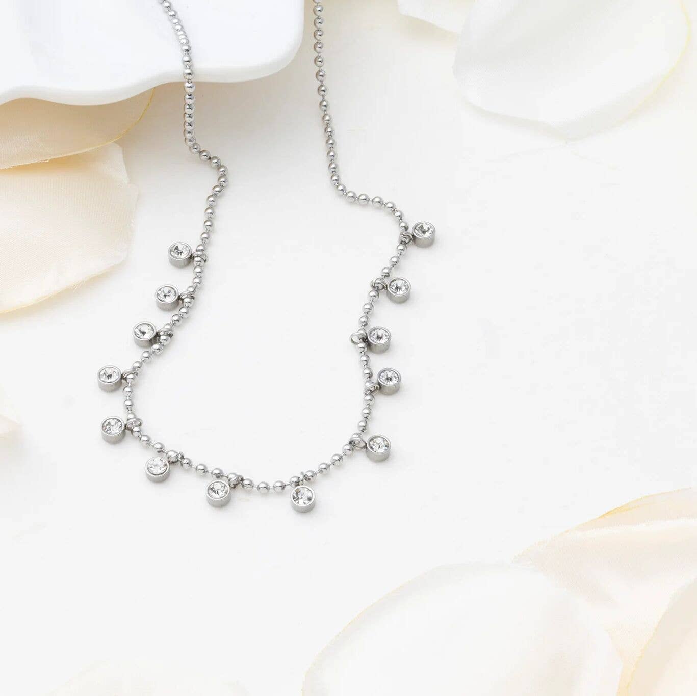 Round Stone Dangle Necklace