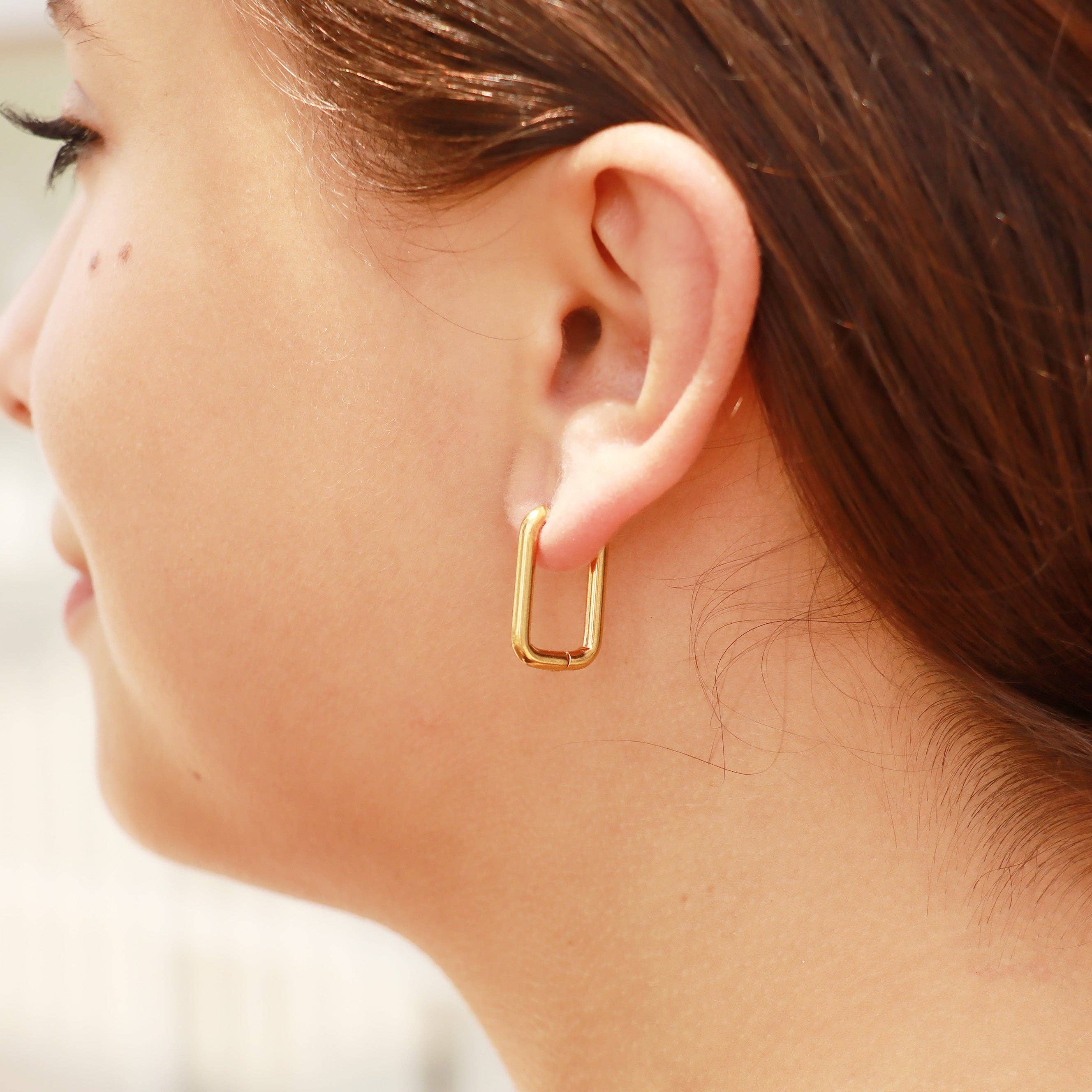 Rachelle Everyday Huggie Earrings