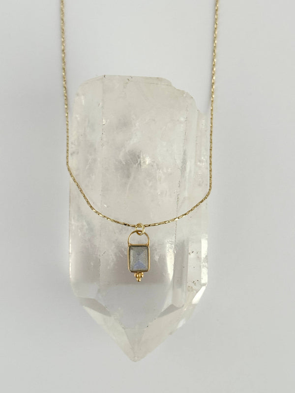 Une Pierre Précieuse Necklace 