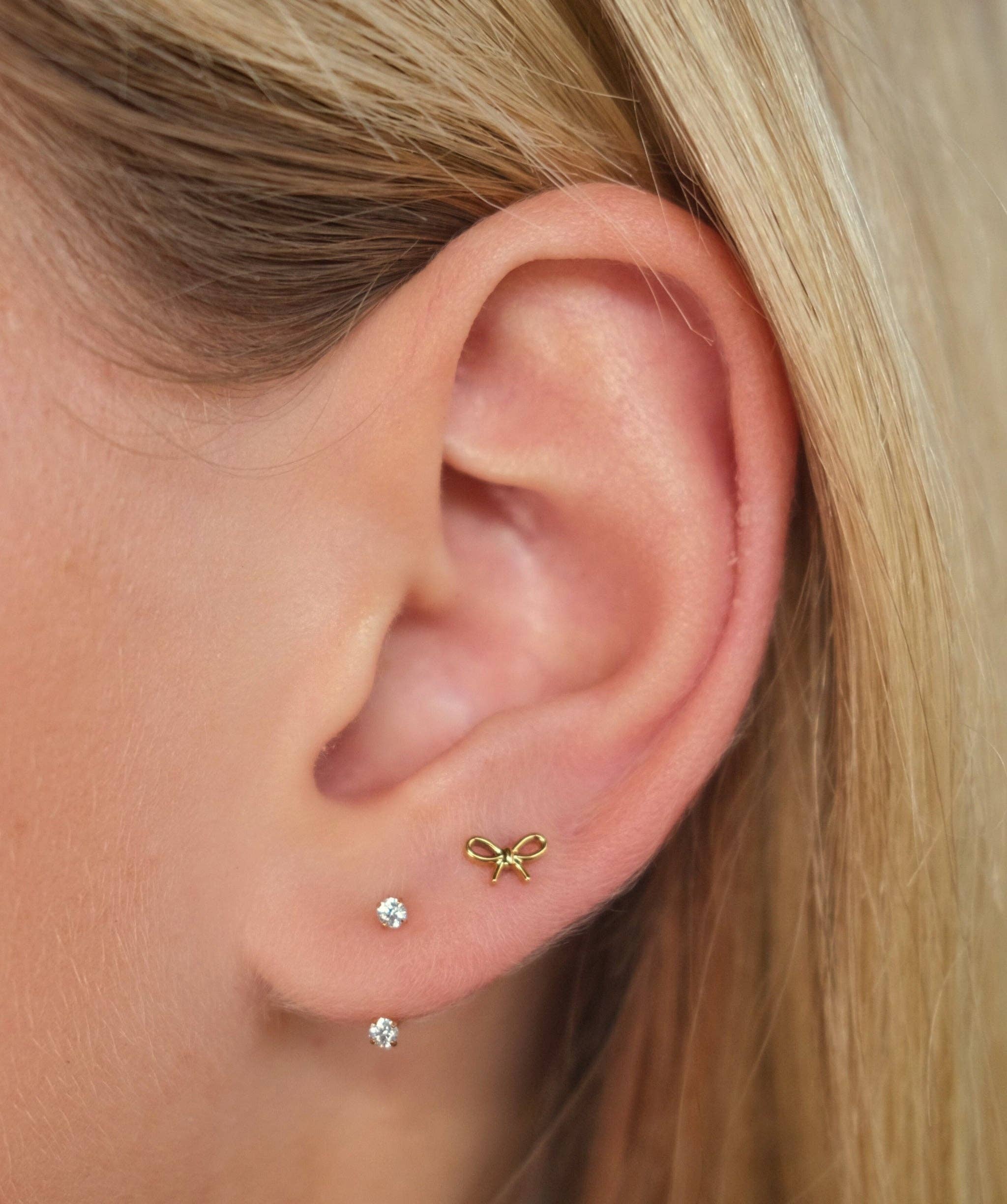 Bow Flat Back Stud