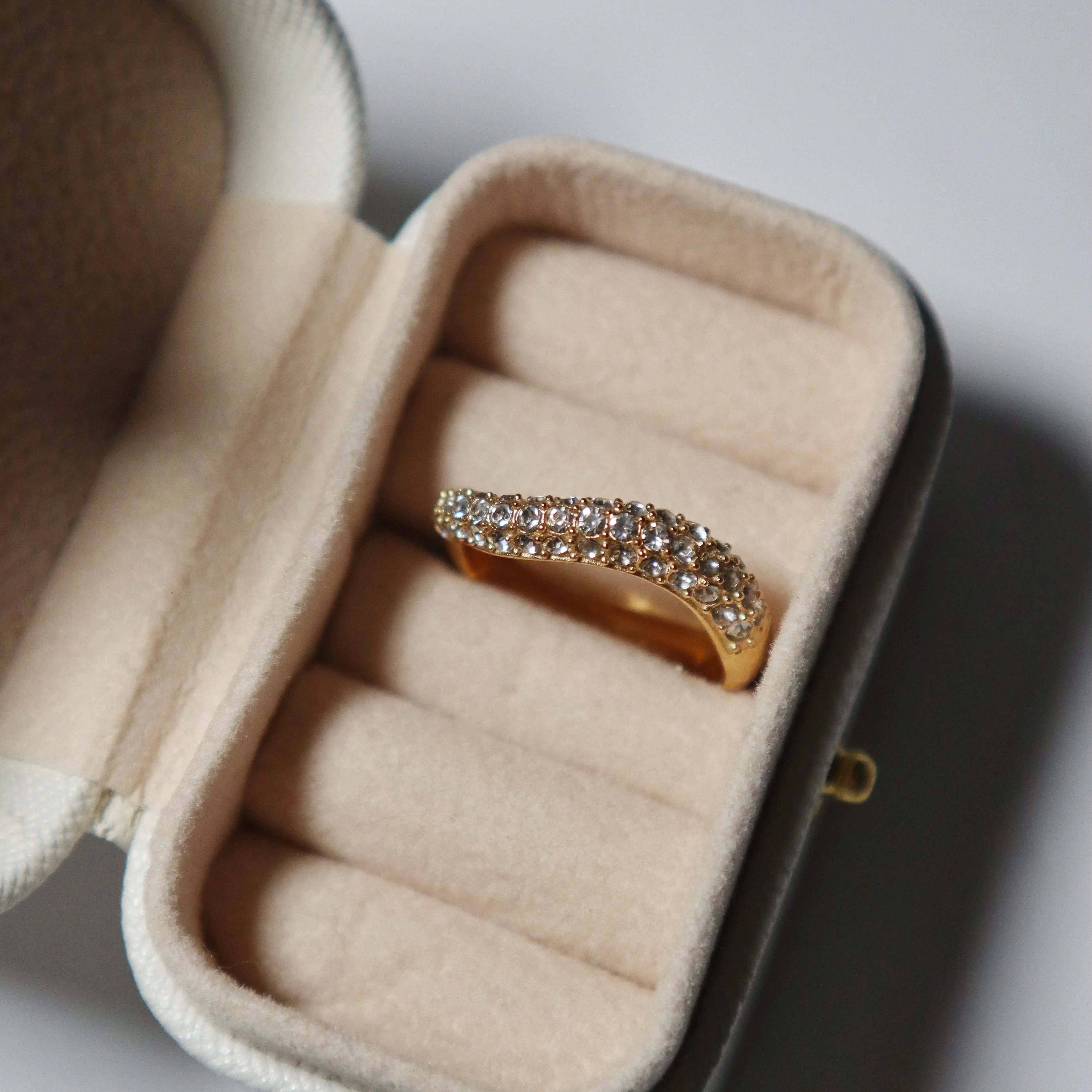 Wavy Pave Ring