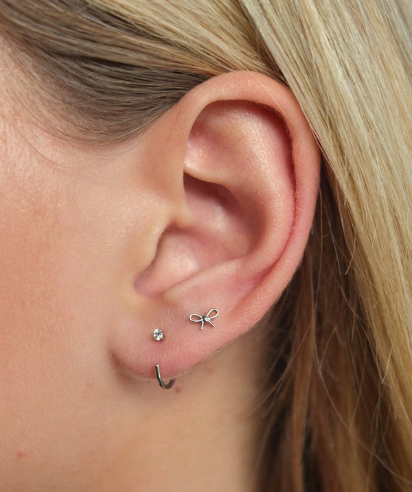 Bow Flat Back Stud