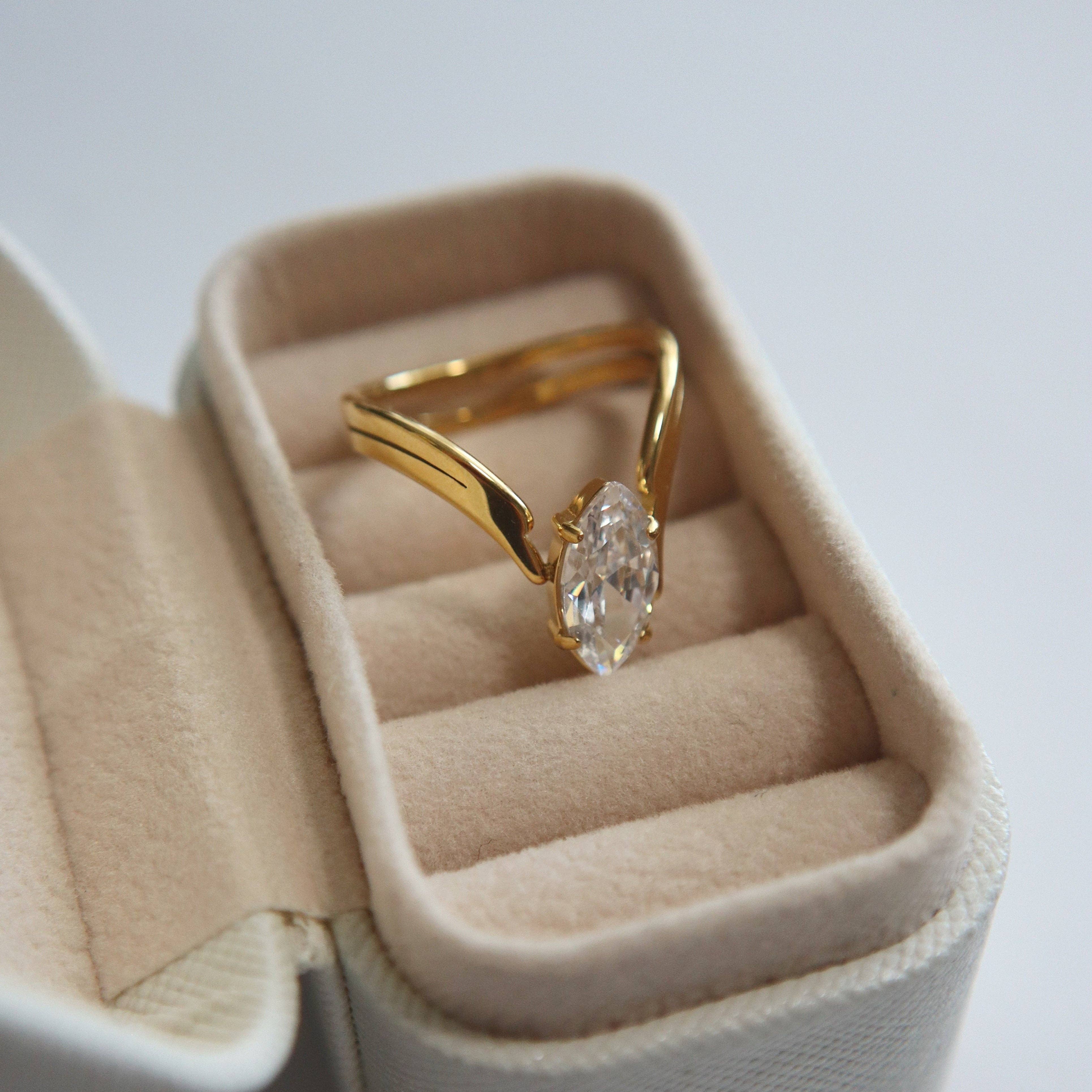 Elena Ring | V Marquise Ring
